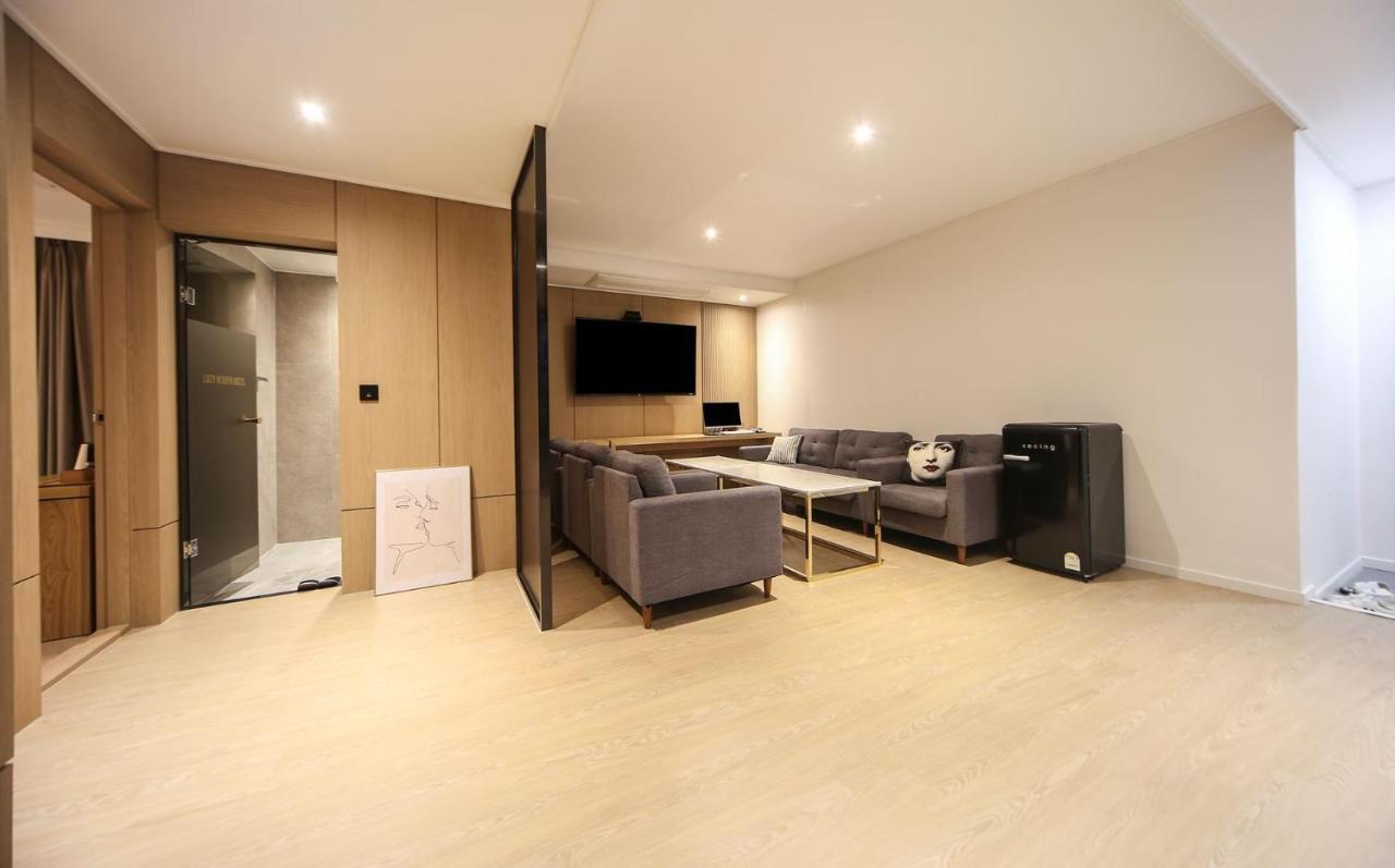 Hotel Lazy Heaven Changwon Exterior photo